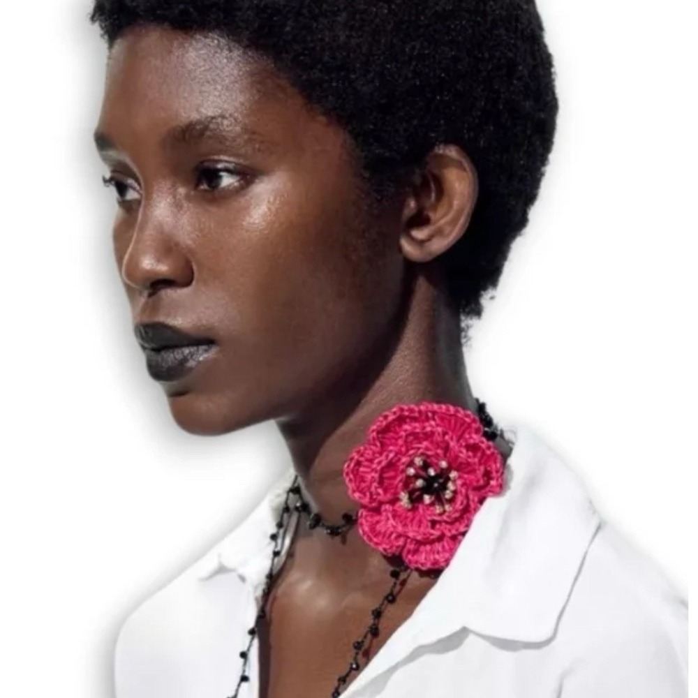 ZARA Raffia Pink Magenta Flower Black Glass Bead Choker Necklace